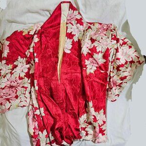 Maruroku Floral Red Silk Kimono